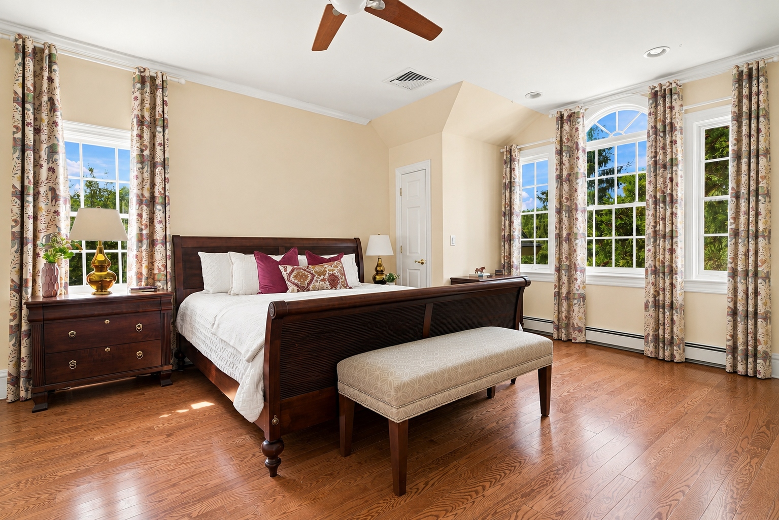 Secondary bedroom with hardwood flooring at 285 Hartshorn Drive, Short Hills